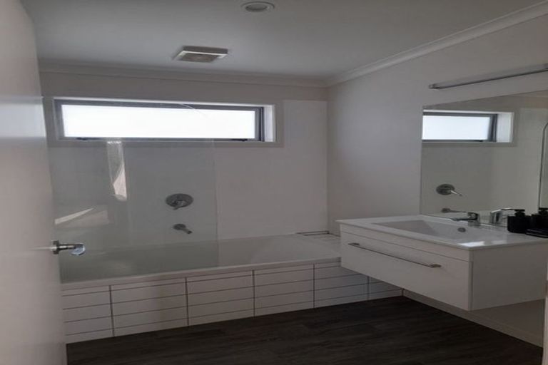 Photo of property in 100 Kenrigg Road, Kinloch, Taupo, 3377