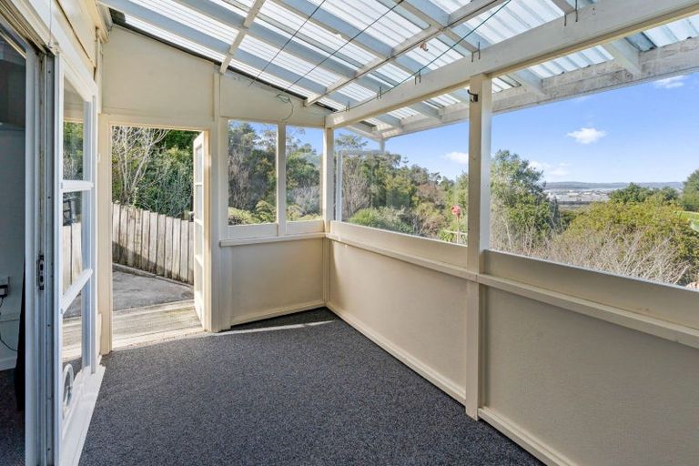 Photo of property in 10 Memorial Drive, Parahaki, Whangarei, 0112