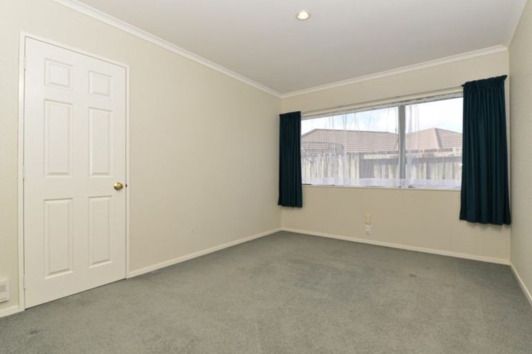 Photo of property in 1 Castlewold Place, Huntington, Hamilton, 3210