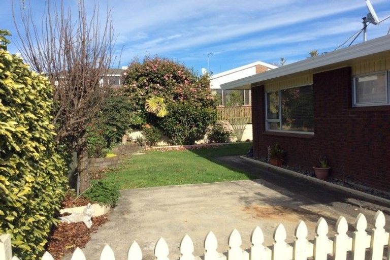 Photo of property in 244 Ngatai Road, Otumoetai, Tauranga, 3110