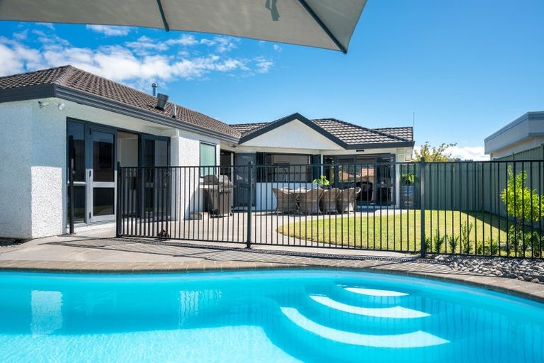 Photo of property in 81 Kensington Drive, Taradale, Napier, 4112