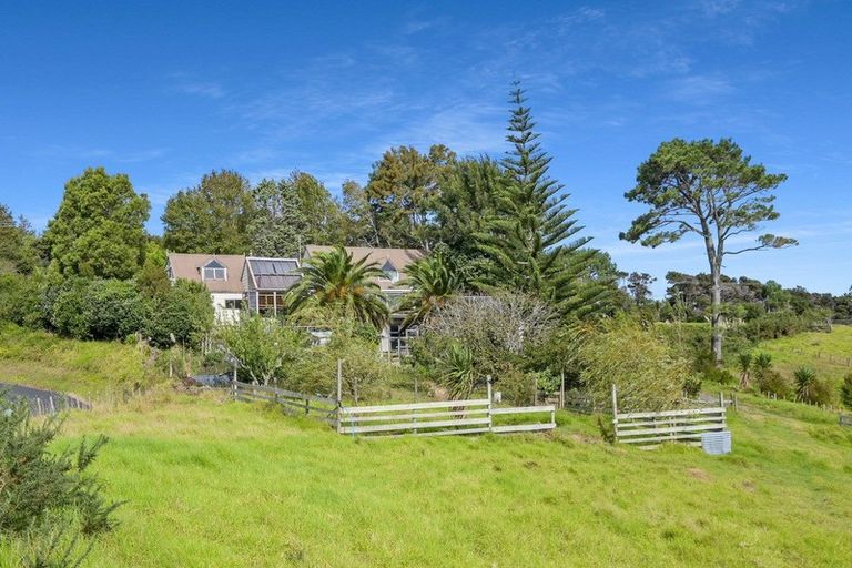 Photo of property in 380 Paremoremo Road, Paremoremo, Auckland, 0632