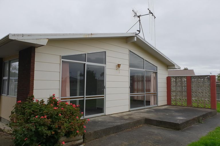 Photo of property in 38 Kimberley Grove, Westbrook, Palmerston North, 4412