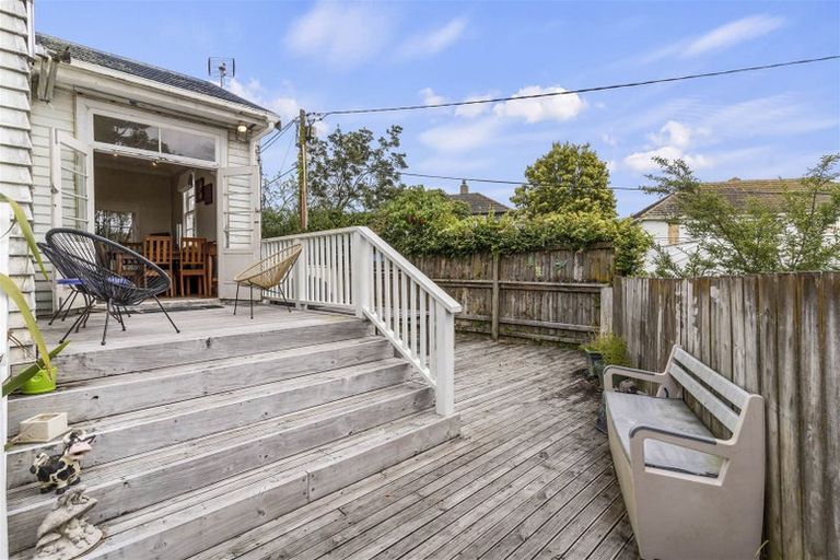 Photo of property in 2/1 Diomede Street, Bayswater, Auckland, 0622