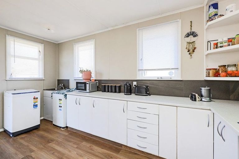 Photo of property in 75 Lipscombe Crescent, Havelock North, 4130