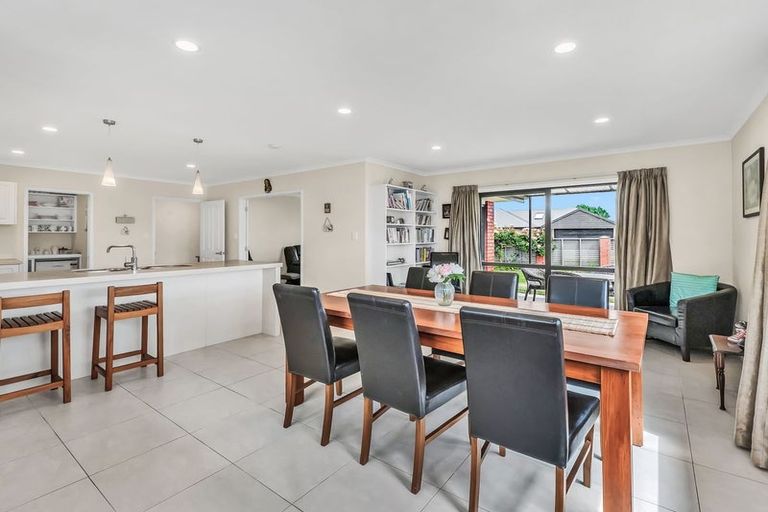 Photo of property in 6 Woodbank Street, Somerfield, Christchurch, 8024