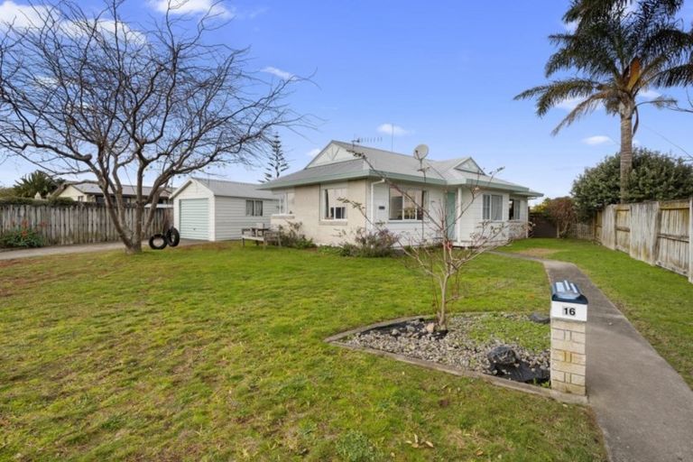 Photo of property in 16 Longstead Avenue, Papamoa Beach, Papamoa, 3118