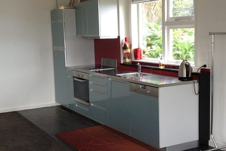 Photo of property in 1a Clive Road, Khandallah, Wellington, 6035