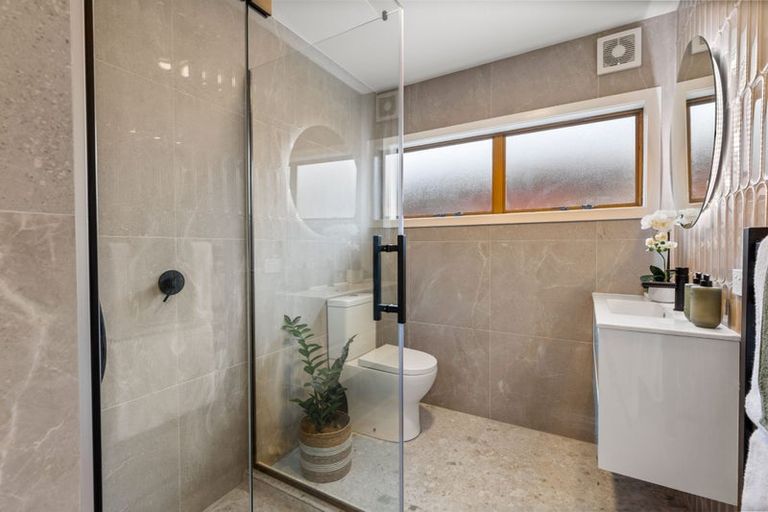 Photo of property in 3/5 Pullum Street, Birkenhead, Auckland, 0626