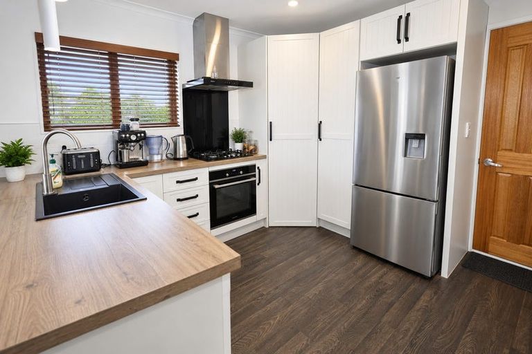 Photo of property in 114 Cambridge Road, Bethlehem, Tauranga, 3110