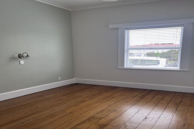 Photo of property in 77 King Street, Hikurangi, 0114