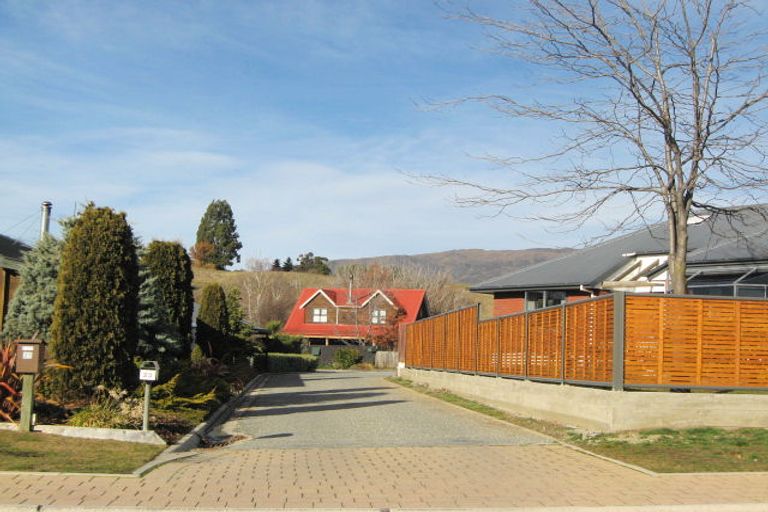 Photo of property in 25 Meadowstone Drive, Wanaka, 9305