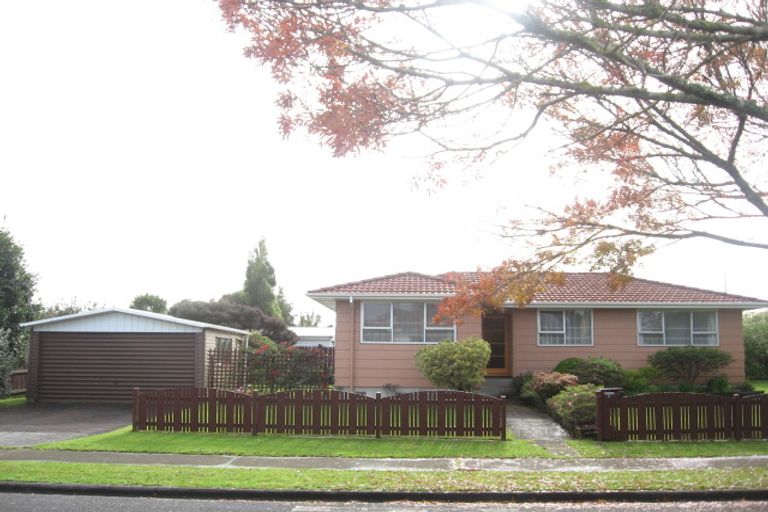 Photo of property in 1 Tangelo Place, Bucklands Beach, Auckland, 2012