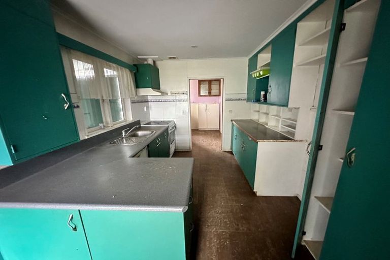 Photo of property in 42 Russell Road, Manurewa, Auckland, 2102