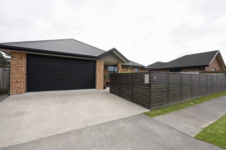 Photo of property in 16 Chestnut Close, Kelvin Grove, Palmerston North, 4414