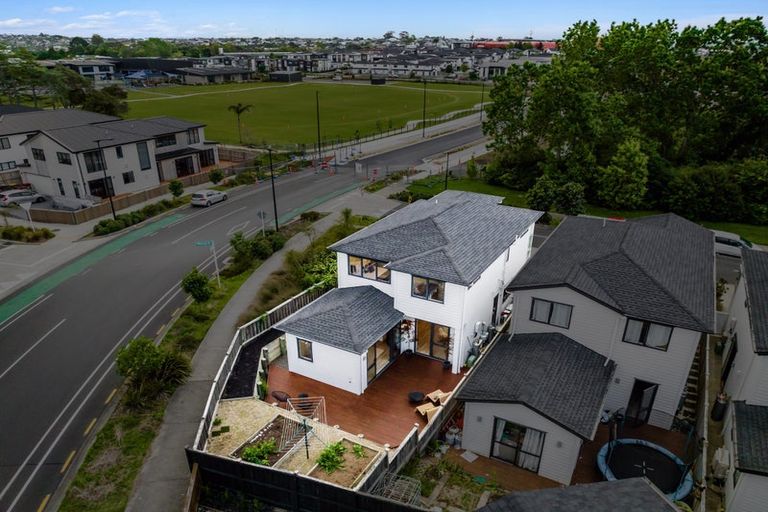 Photo of property in 70 Kano Way, Hobsonville, Auckland, 0616