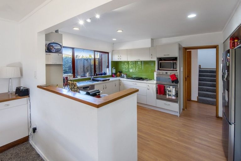 Photo of property in 8a Wicklow Road, Narrow Neck, Auckland, 0622