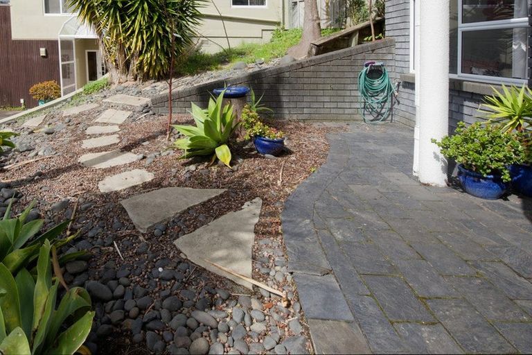 Photo of property in 1/16 Sailfish Drive, West Harbour, Auckland, 0618