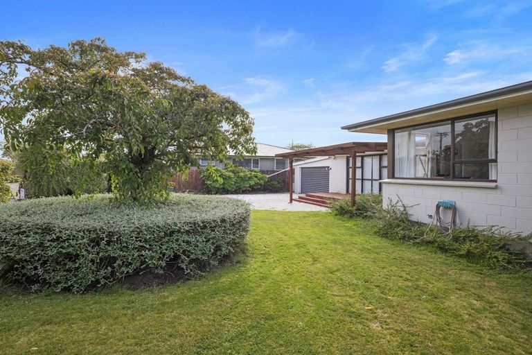 Photo of property in 42 Chedworth Avenue, Bishopdale, Christchurch, 8053