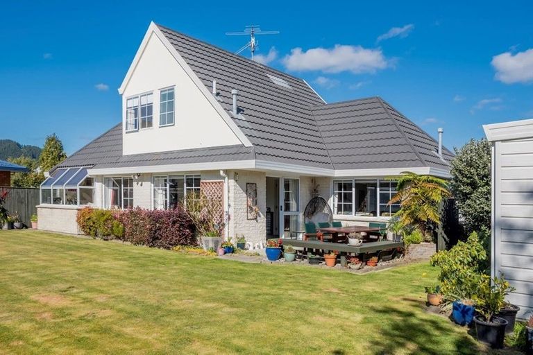 Photo of property in 32 Andrew Street, Waikanae, 5036