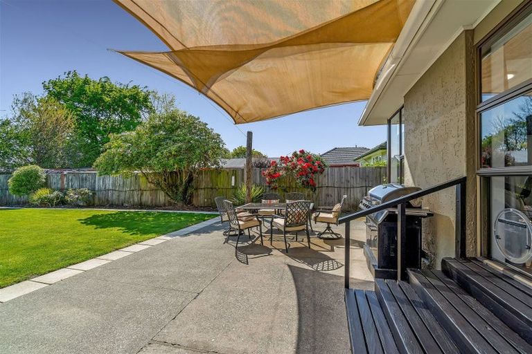 Photo of property in 22 Kendal Avenue, Burnside, Christchurch, 8053