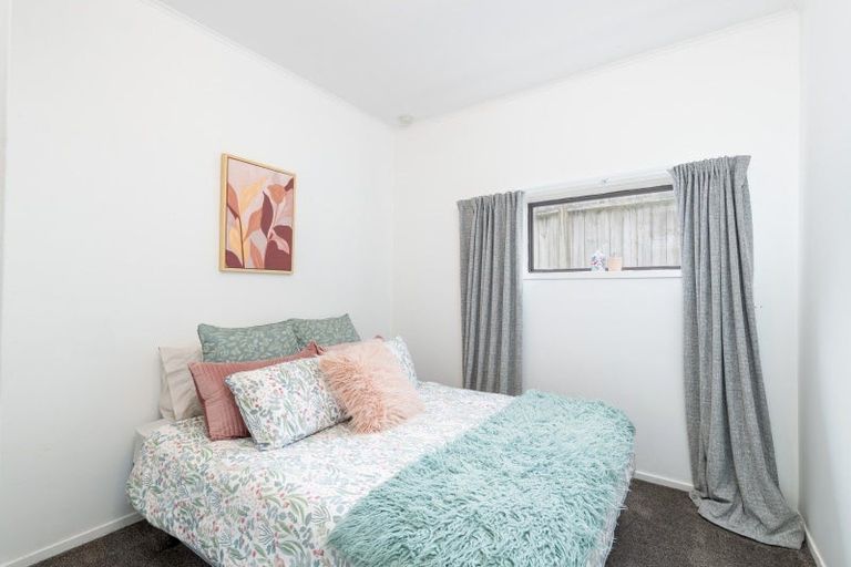 Photo of property in 8 Harold Grove, Stokes Valley, Lower Hutt, 5019