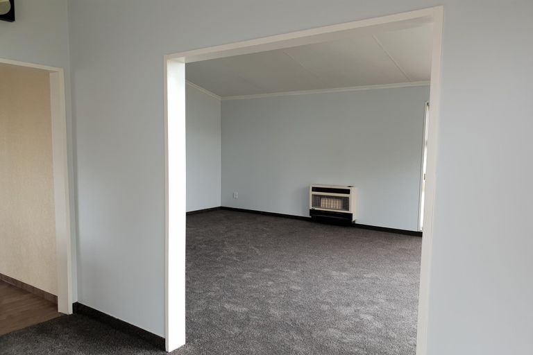 Photo of property in 38 Kimberley Grove, Westbrook, Palmerston North, 4412