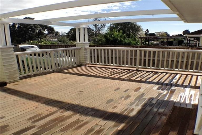 Photo of property in 13 Kervil Avenue, Te Atatu Peninsula, Auckland, 0610