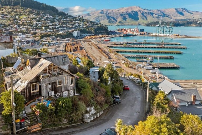 Photo of property in 10 Bridle Path, Lyttelton, 8082