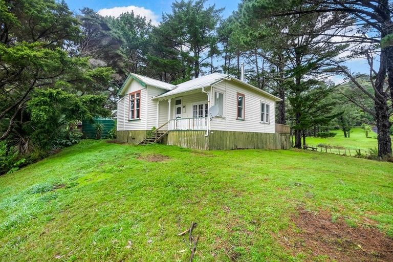 Photo of property in 29 Te Henga Road, Waitakere, Auckland, 0781