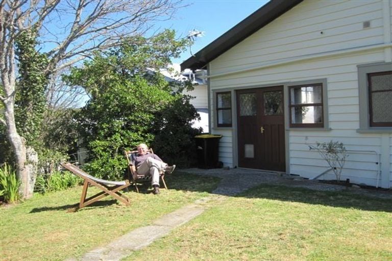 Photo of property in 17 Waikowhai Street, Ngaio, Wellington, 6035
