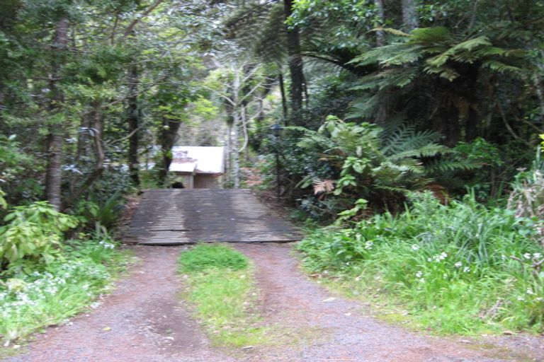 Photo of property in 59 Bush Road, Waiatarua, Auckland, 0604