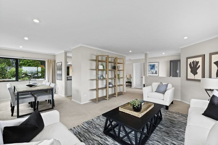 Photo of property in 60 Seamount Drive, Red Beach, 0932