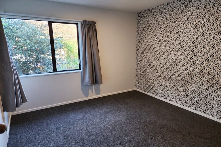 Photo of property in 20a Olivia Crescent, Tawa, Wellington, 5028