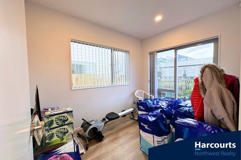 Photo of property in 13 Houhora Street, Westgate, Auckland, 0814