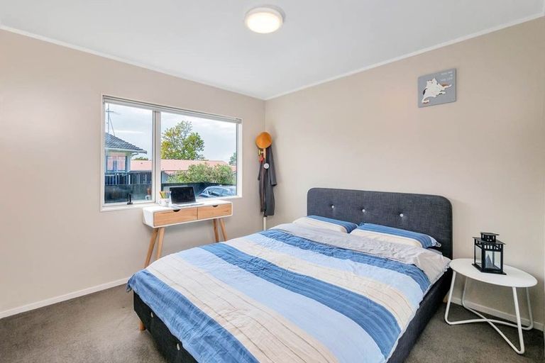 Photo of property in 92 Glendene Avenue, Glendene, Auckland, 0602