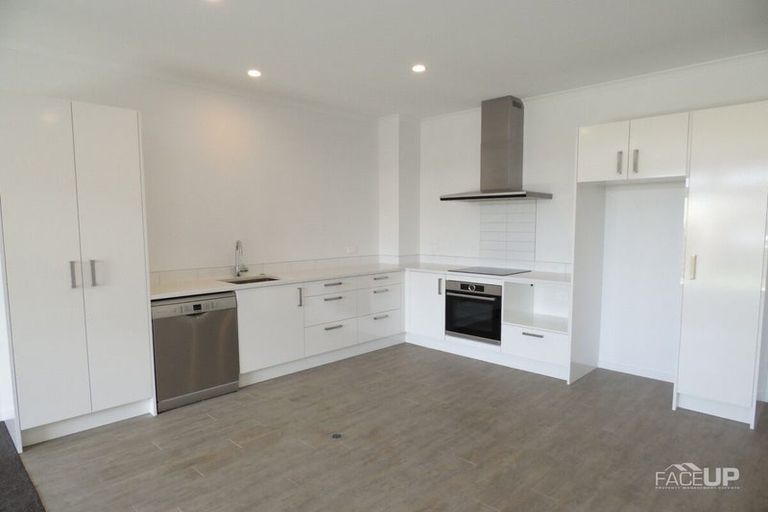Photo of property in 5 Hudson Bay Road, Hobsonville, Auckland, 0616
