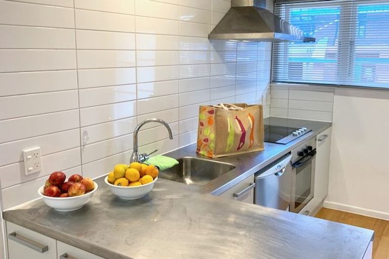 Photo of property in 502a Te Atatu Road, Te Atatu Peninsula, Auckland, 0610