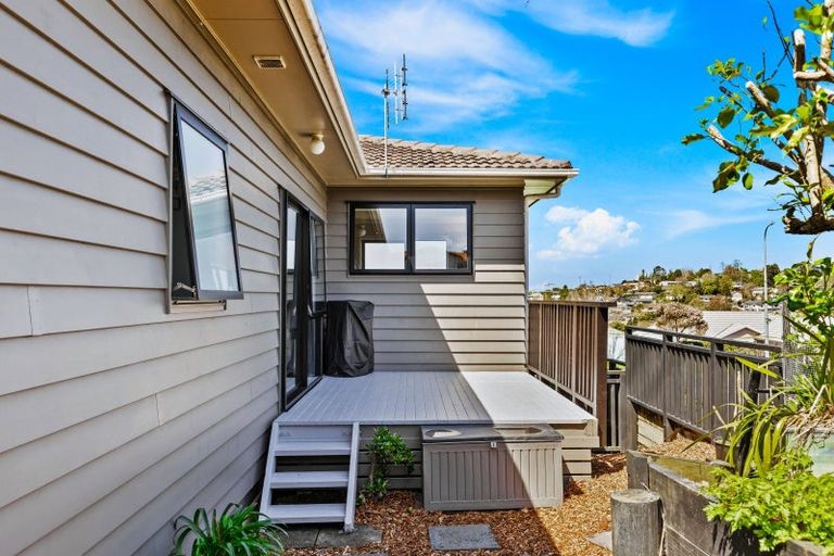 Photo of property in 50 Garton Drive, Massey, Auckland, 0614