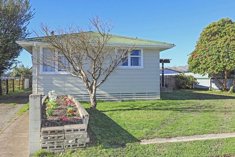Photo of property in 75 Lipscombe Crescent, Havelock North, 4130