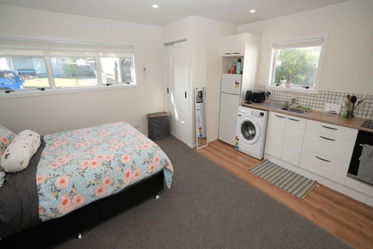 Photo of property in 19 Rhodes Drive, Kelvin Grove, Palmerston North, 4414