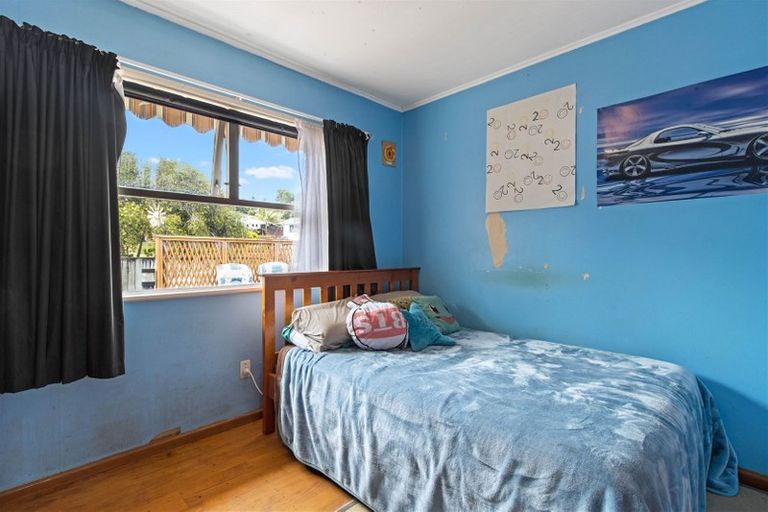 Photo of property in 72 Glendene Avenue, Glendene, Auckland, 0602