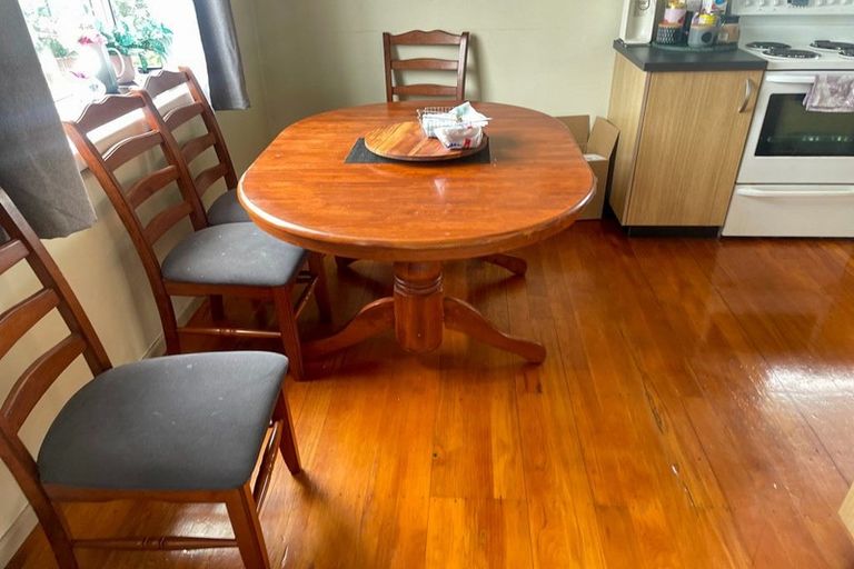 Photo of property in 37 Nile Road, Kelston, Auckland, 0602