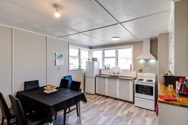 Photo of property in 906 Kiwi Street, Camberley, Hastings, 4120