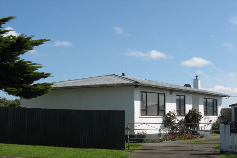 Photo of property in 1 Carson Street, Castlecliff, Whanganui, 4501