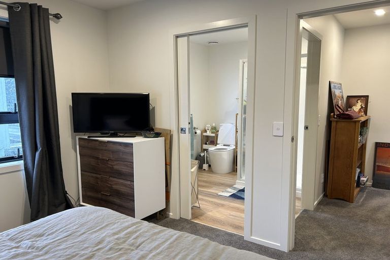 Photo of property in 2/92 Oxford Terrace, Epuni, Lower Hutt, 5011