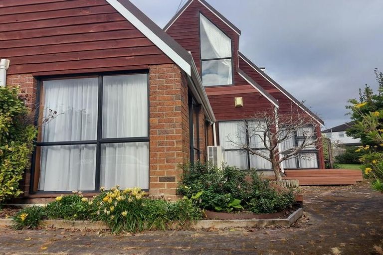 Photo of property in 7 Sunrise Lane, Te Atatu South, Auckland, 0610