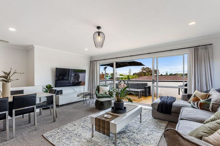 Photo of property in 79a Wharf Road, Te Atatu Peninsula, Auckland, 0610