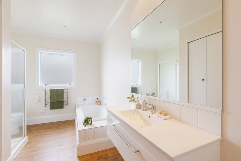 Photo of property in 59 Ferry Road, Clive, 4102