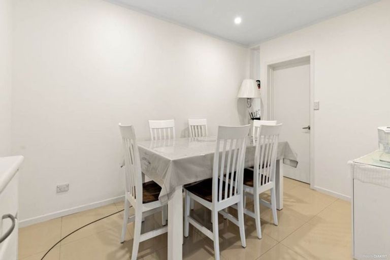 Photo of property in 1/14 Chequers Avenue, Glenfield, Auckland, 0629